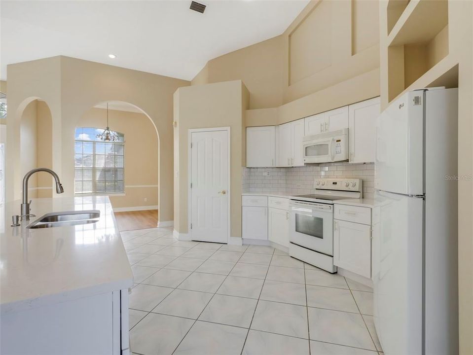 Active With Contract: $3,400 (4 beds, 2 baths, 2662 Square Feet)