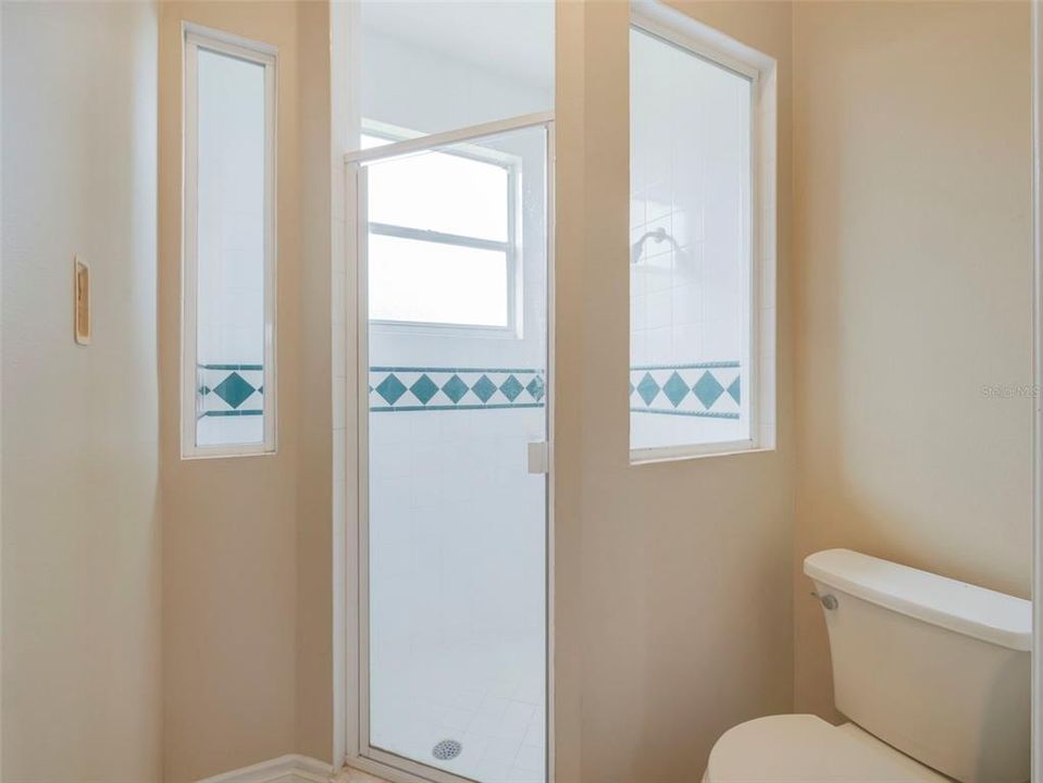 Active With Contract: $3,400 (4 beds, 2 baths, 2662 Square Feet)