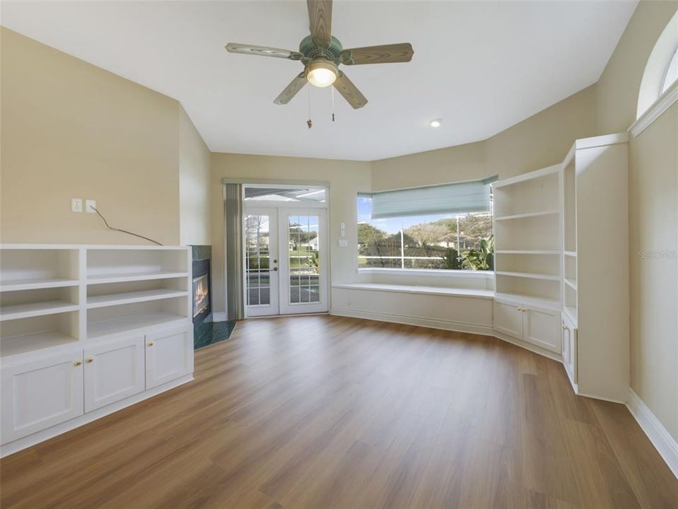 Active With Contract: $3,400 (4 beds, 2 baths, 2662 Square Feet)