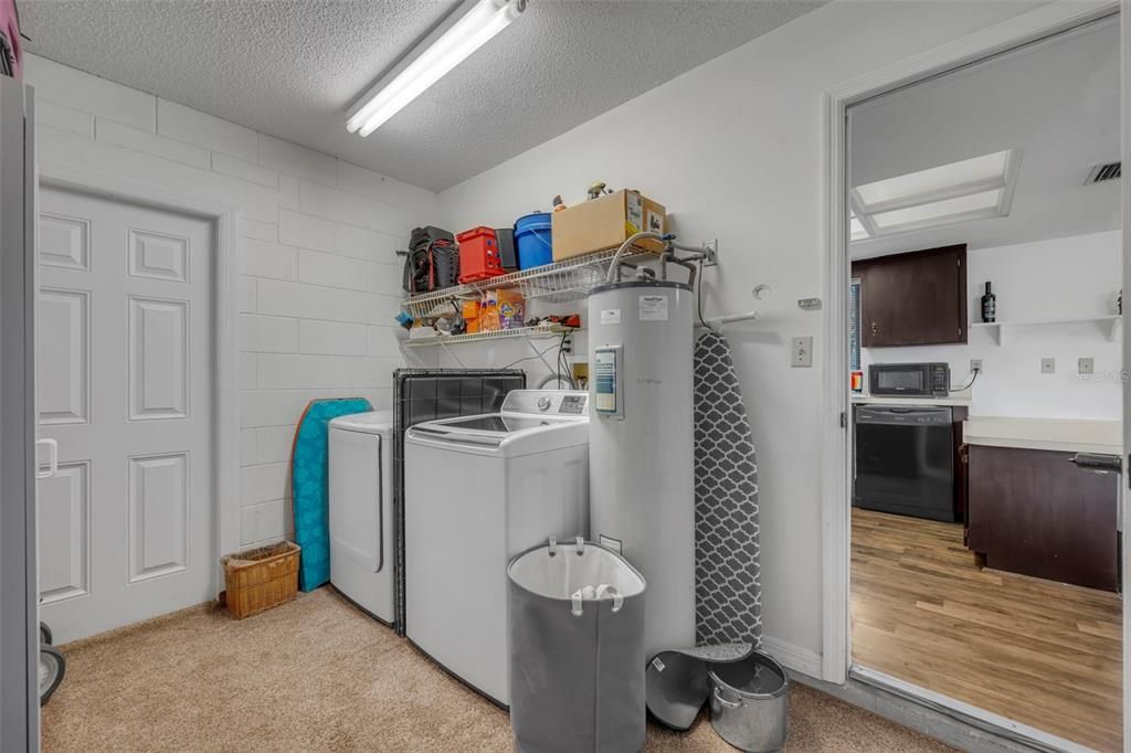 Activo con contrato: $249,900 (2 camas, 2 baños, 1079 Pies cuadrados)