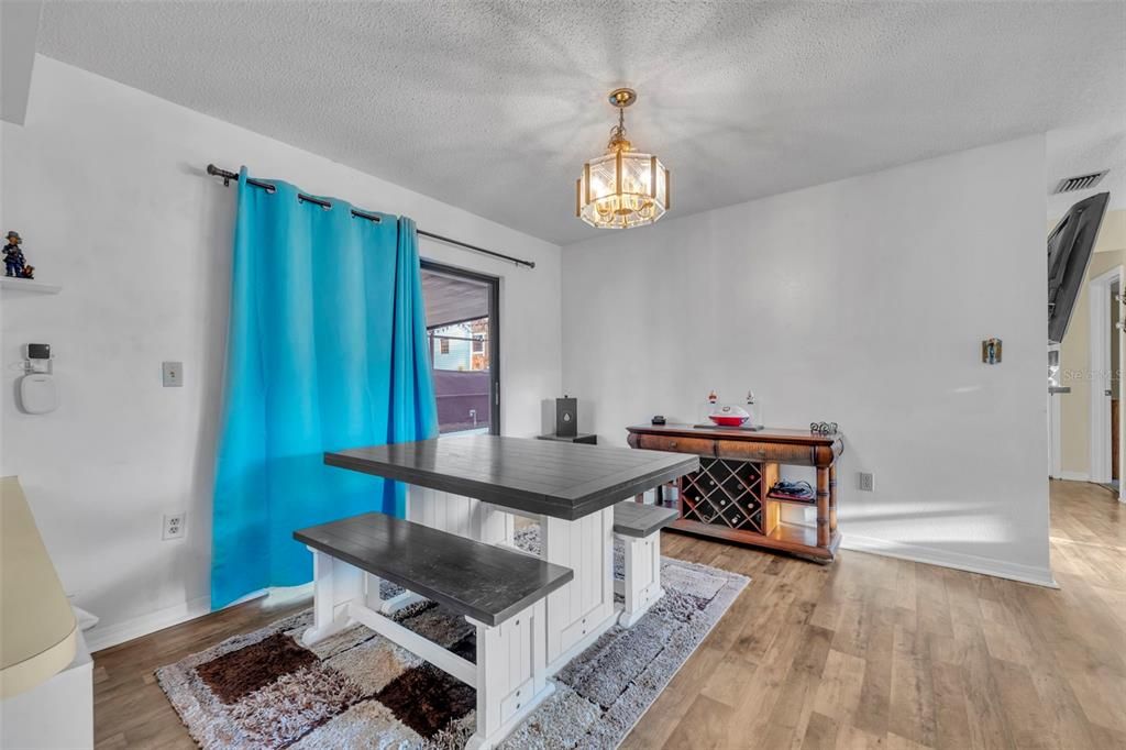 Activo con contrato: $249,900 (2 camas, 2 baños, 1079 Pies cuadrados)