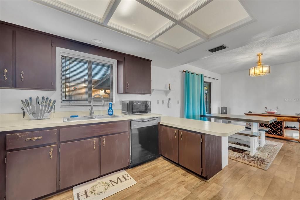 Activo con contrato: $249,900 (2 camas, 2 baños, 1079 Pies cuadrados)