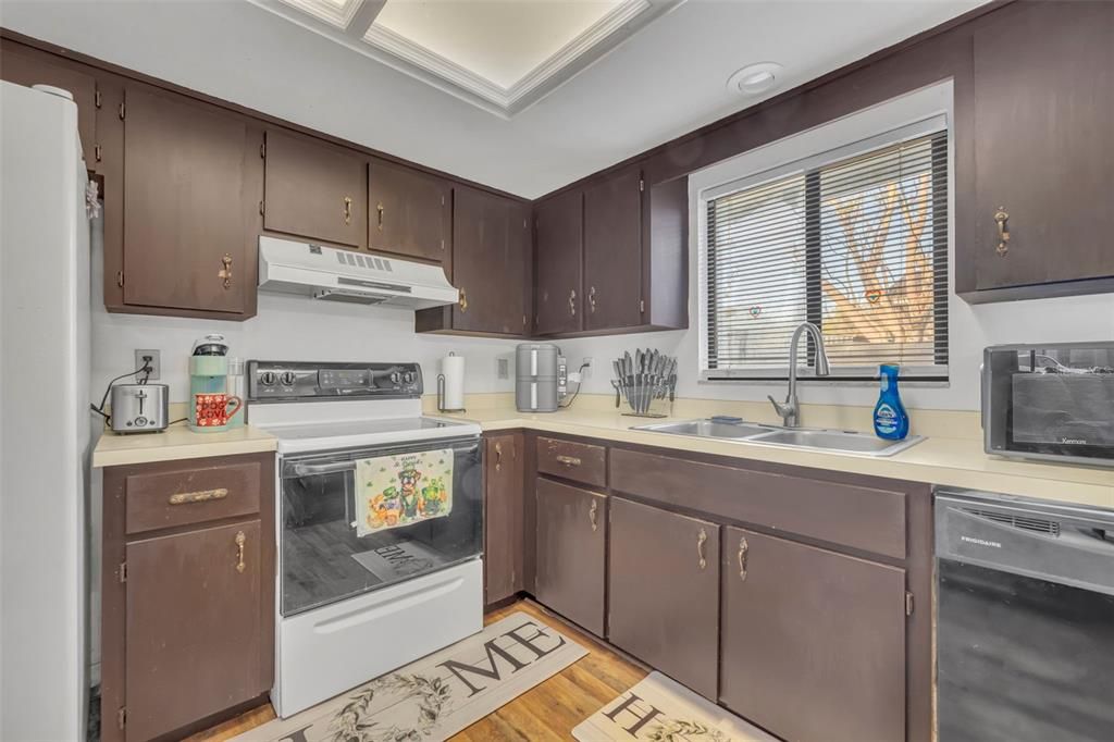 Activo con contrato: $249,900 (2 camas, 2 baños, 1079 Pies cuadrados)