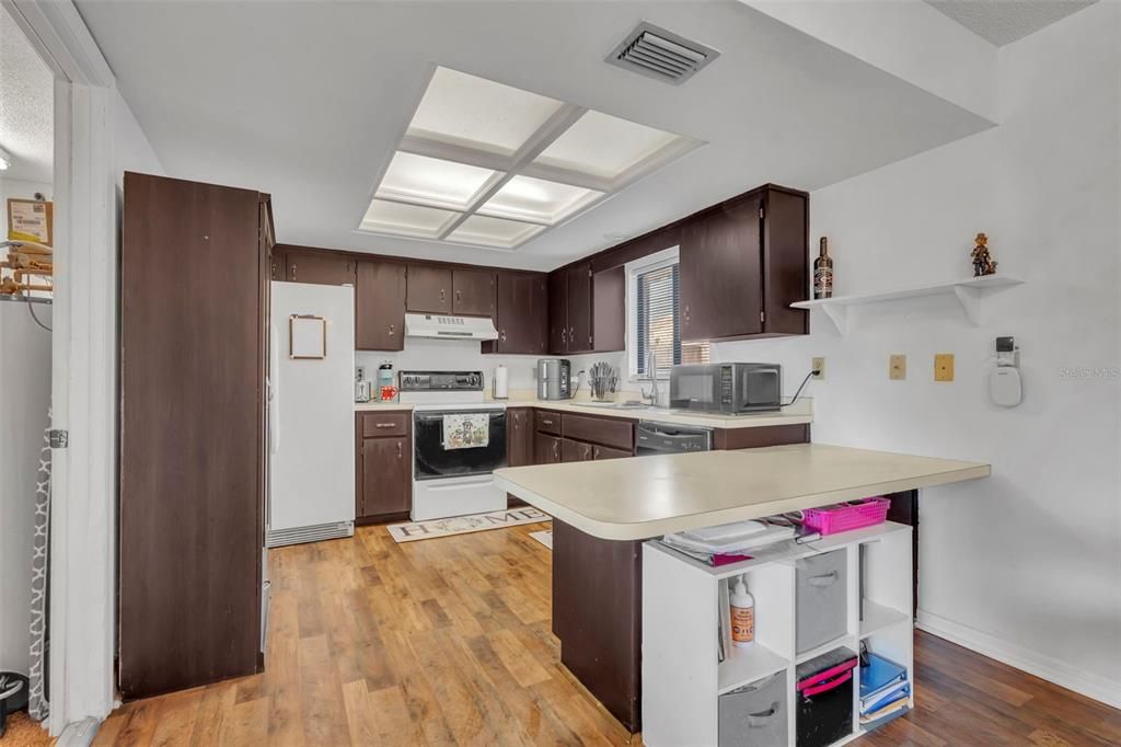 Activo con contrato: $249,900 (2 camas, 2 baños, 1079 Pies cuadrados)