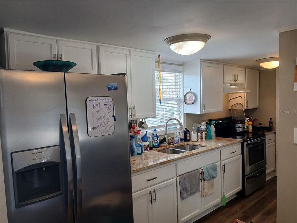 На продажу: $120,000 (2 спален, 2 ванн, 720 Квадратных фут)