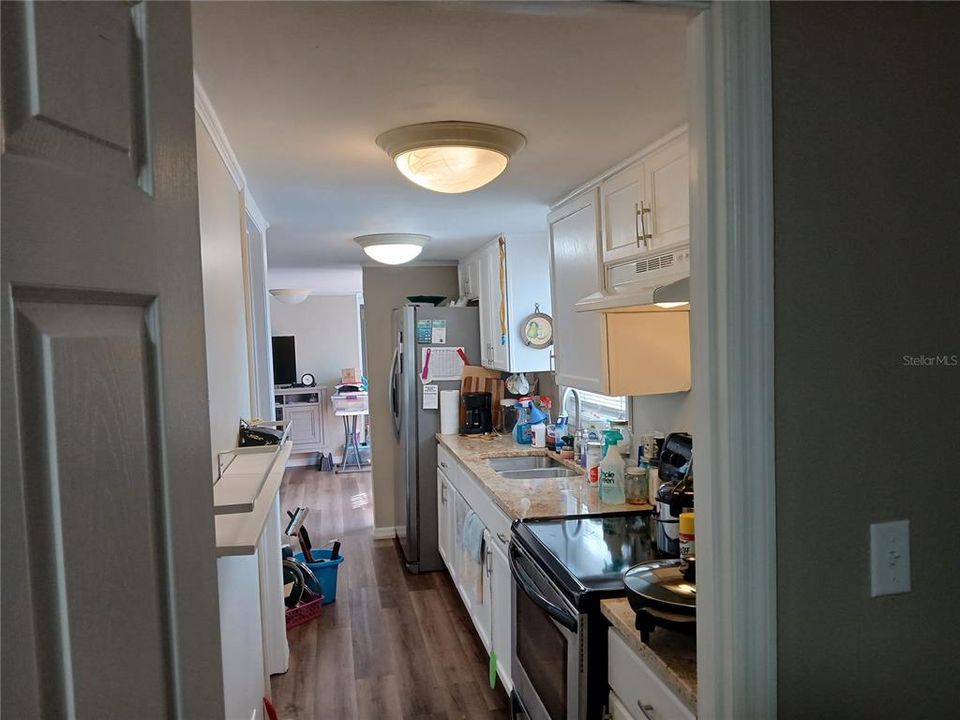 На продажу: $120,000 (2 спален, 2 ванн, 720 Квадратных фут)