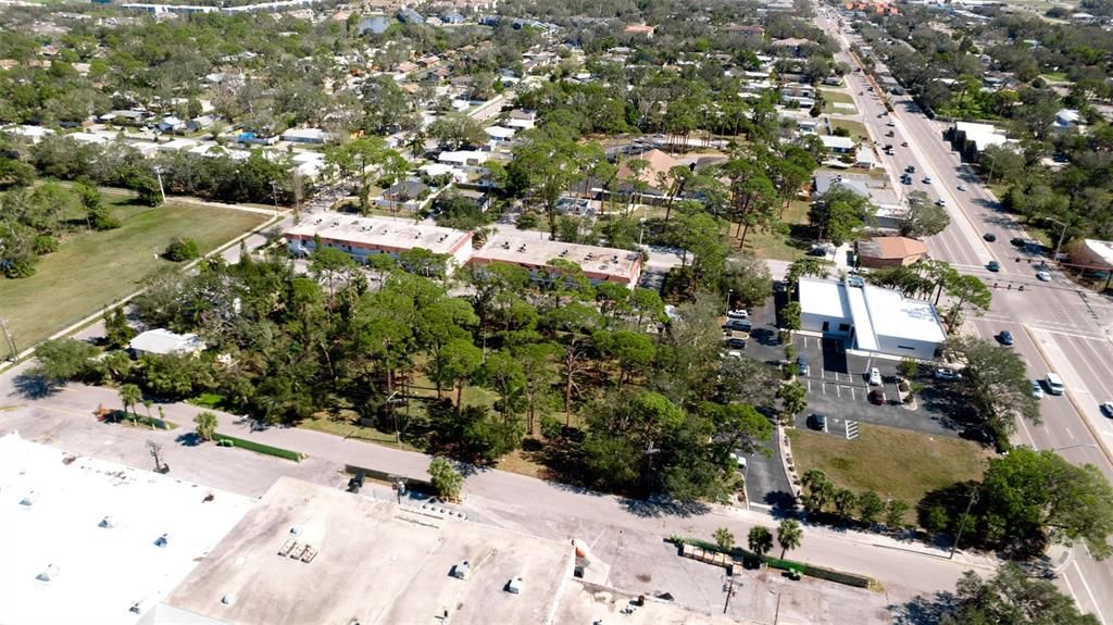 For Sale: $4,295,000 (1.25 acres)