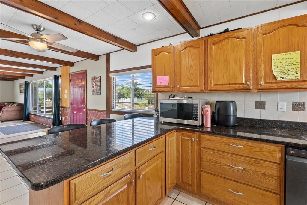 En Venta: $549,900 (3 camas, 3 baños, 2292 Pies cuadrados)