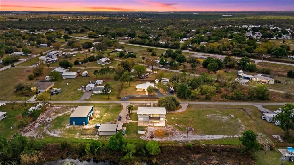 En Venta: $549,900 (3 camas, 3 baños, 2292 Pies cuadrados)