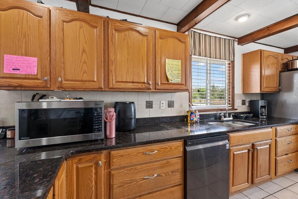 En Venta: $549,900 (3 camas, 3 baños, 2292 Pies cuadrados)