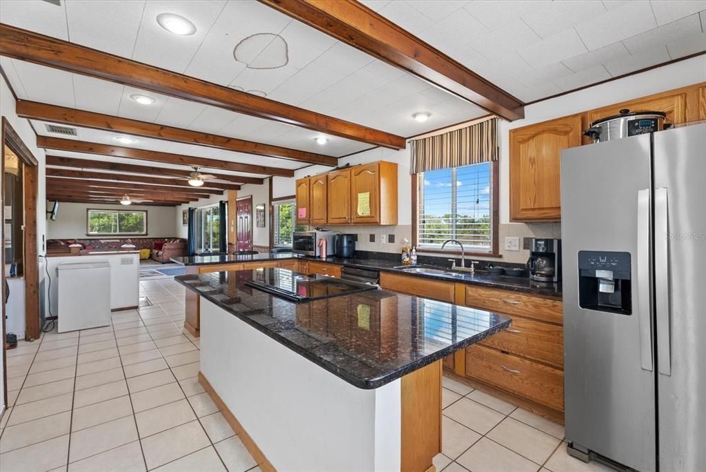 En Venta: $549,900 (3 camas, 3 baños, 2292 Pies cuadrados)