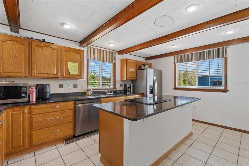 En Venta: $549,900 (3 camas, 3 baños, 2292 Pies cuadrados)