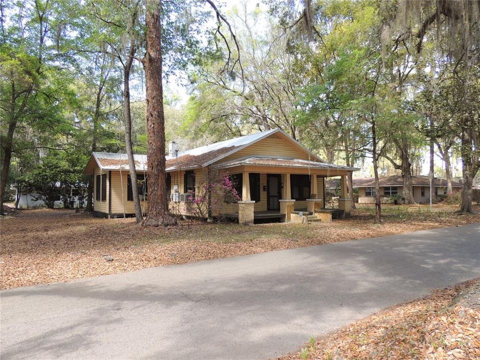 Active With Contract: $180,000 (2 beds, 0 baths, 1316 Square Feet)