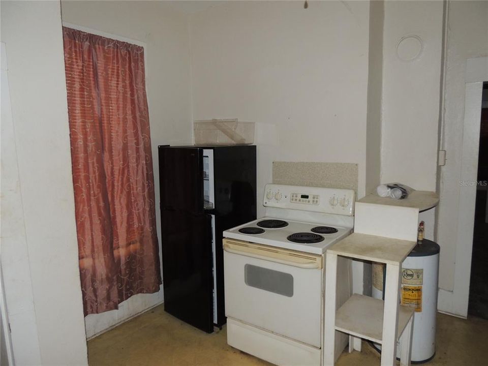 Active With Contract: $180,000 (2 beds, 0 baths, 1316 Square Feet)