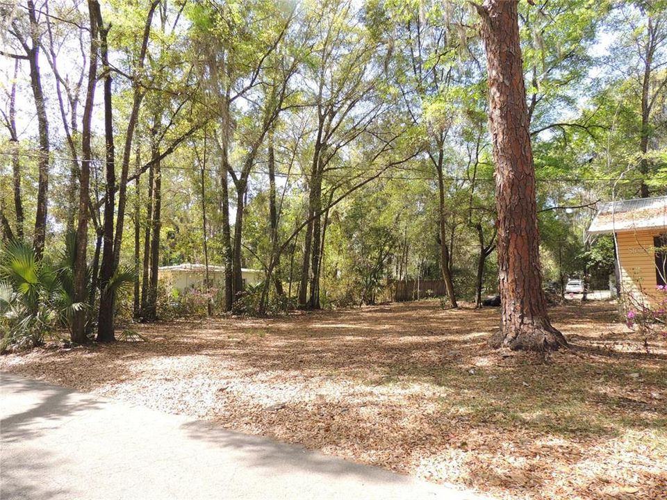 Active With Contract: $180,000 (2 beds, 0 baths, 1316 Square Feet)