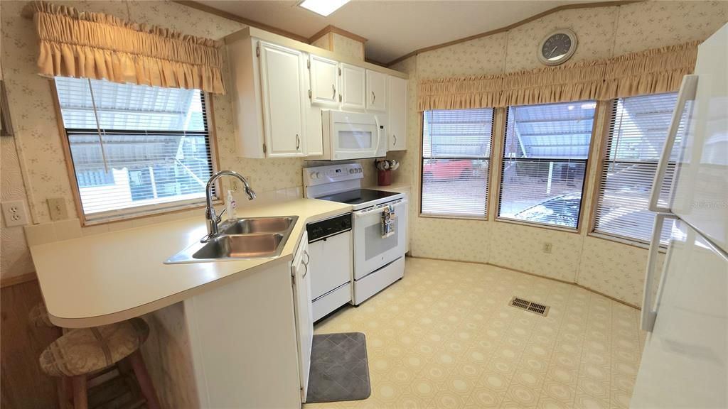 На продажу: $89,900 (1 спален, 1 ванн, 736 Квадратных фут)