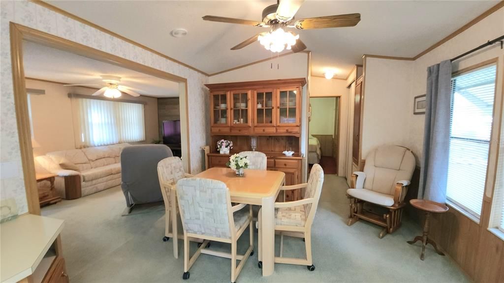 На продажу: $89,900 (1 спален, 1 ванн, 736 Квадратных фут)