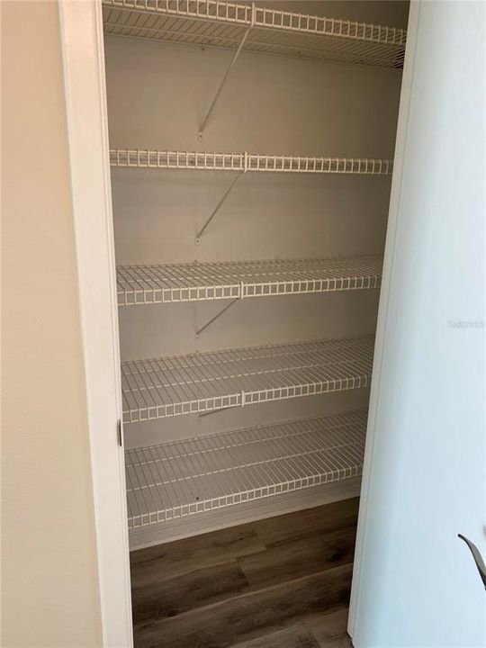 Под контрактом: $115,000 (1 спален, 1 ванн, 874 Квадратных фут)