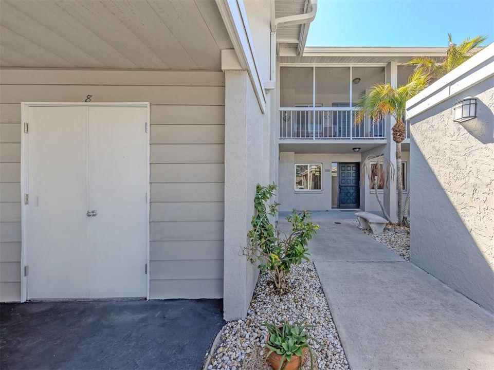 Active With Contract: $249,900 (2 beds, 2 baths, 1160 Square Feet)