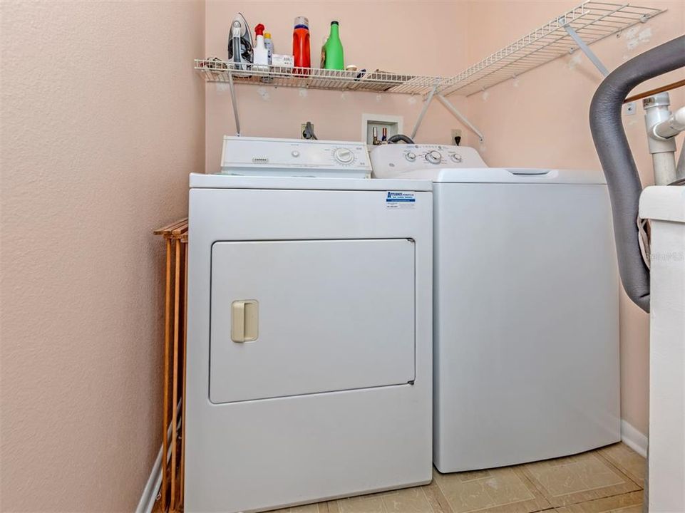 Active With Contract: $249,900 (2 beds, 2 baths, 1160 Square Feet)