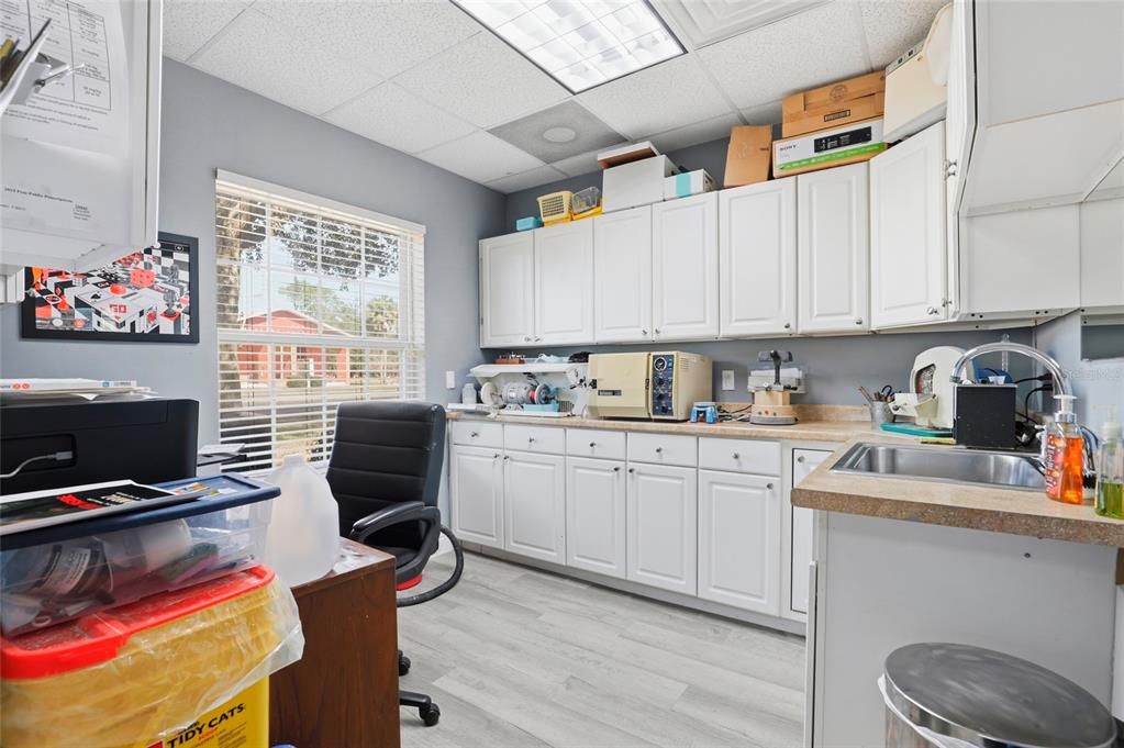 For Sale: $600,000 (0 beds, 0 baths, 1584 Square Feet)