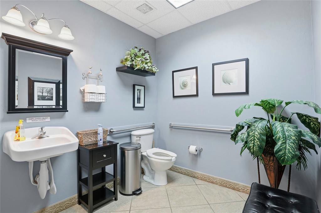 For Sale: $600,000 (0 beds, 0 baths, 1584 Square Feet)