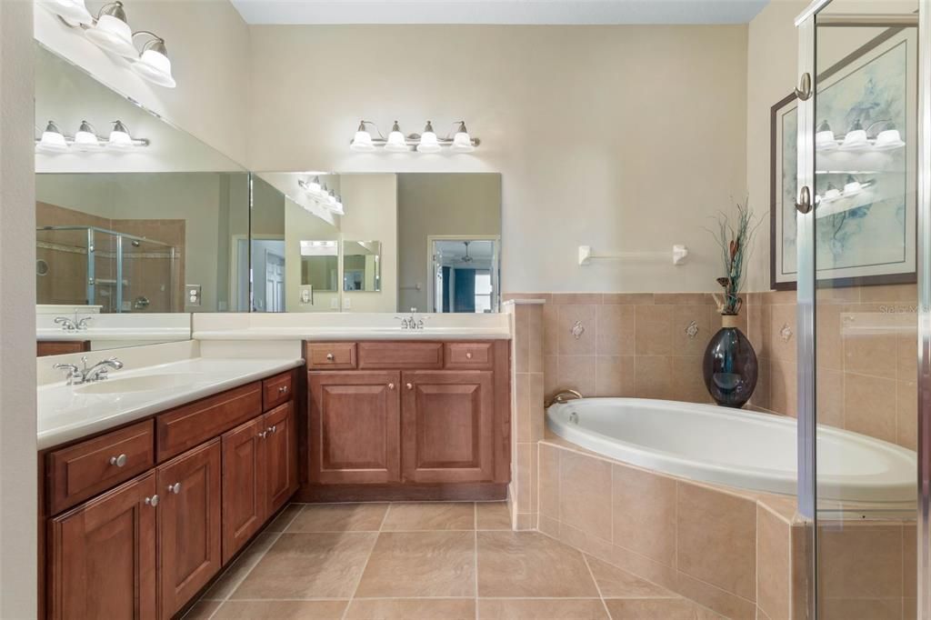 Active With Contract: $499,000 (3 beds, 2 baths, 1682 Square Feet)