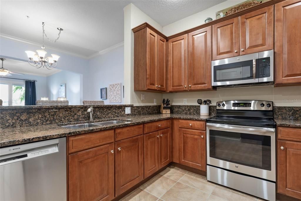Active With Contract: $499,000 (3 beds, 2 baths, 1682 Square Feet)