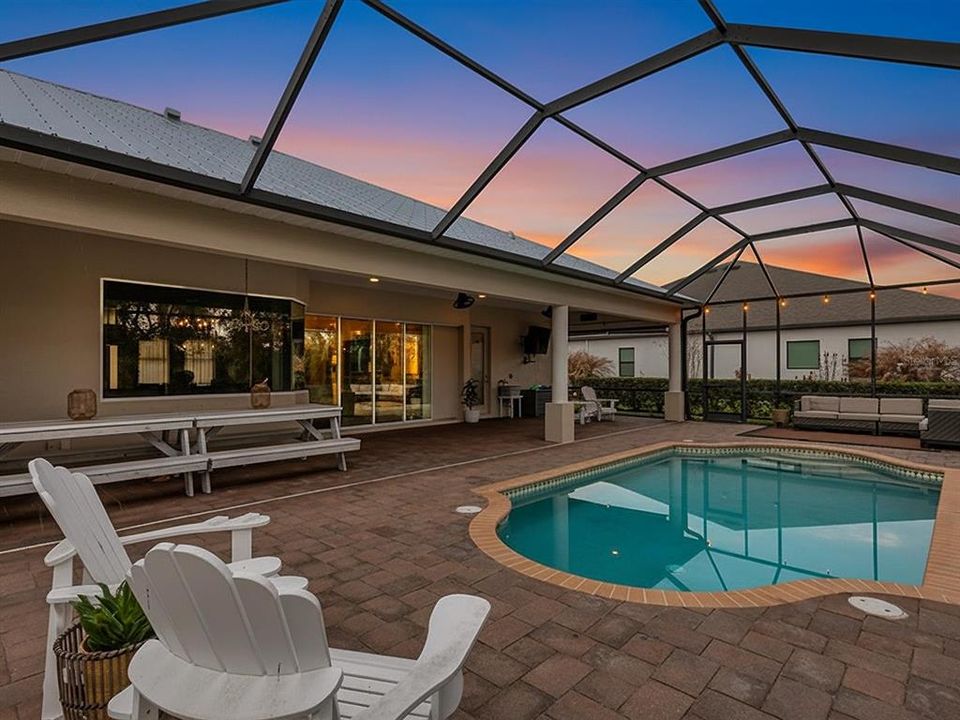 For Sale: $800,000 (3 beds, 3 baths, 2581 Square Feet)