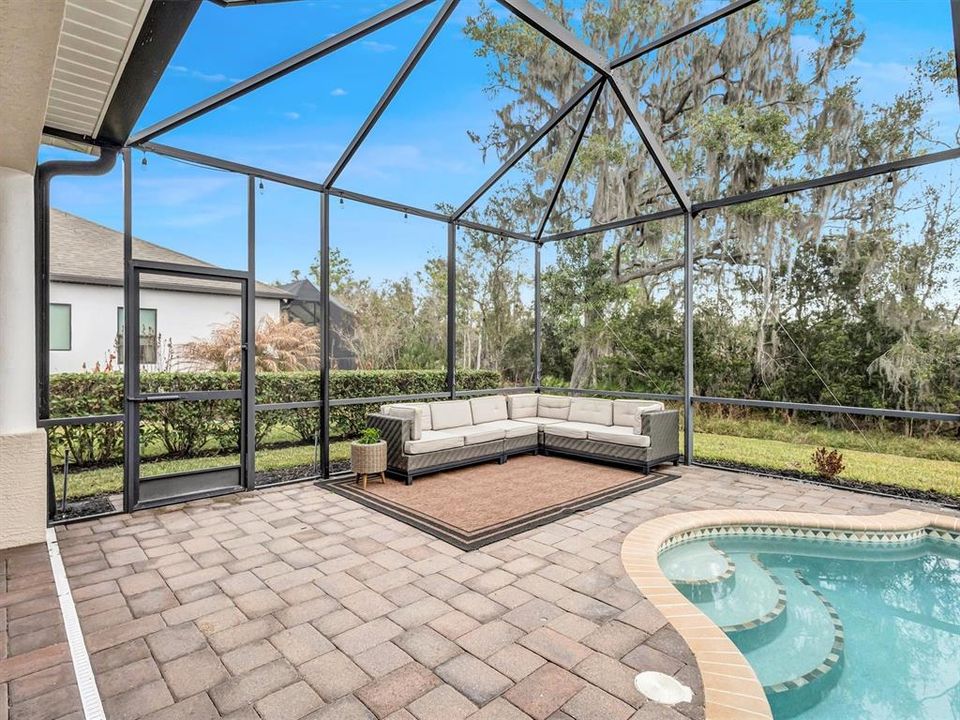 For Sale: $800,000 (3 beds, 3 baths, 2581 Square Feet)