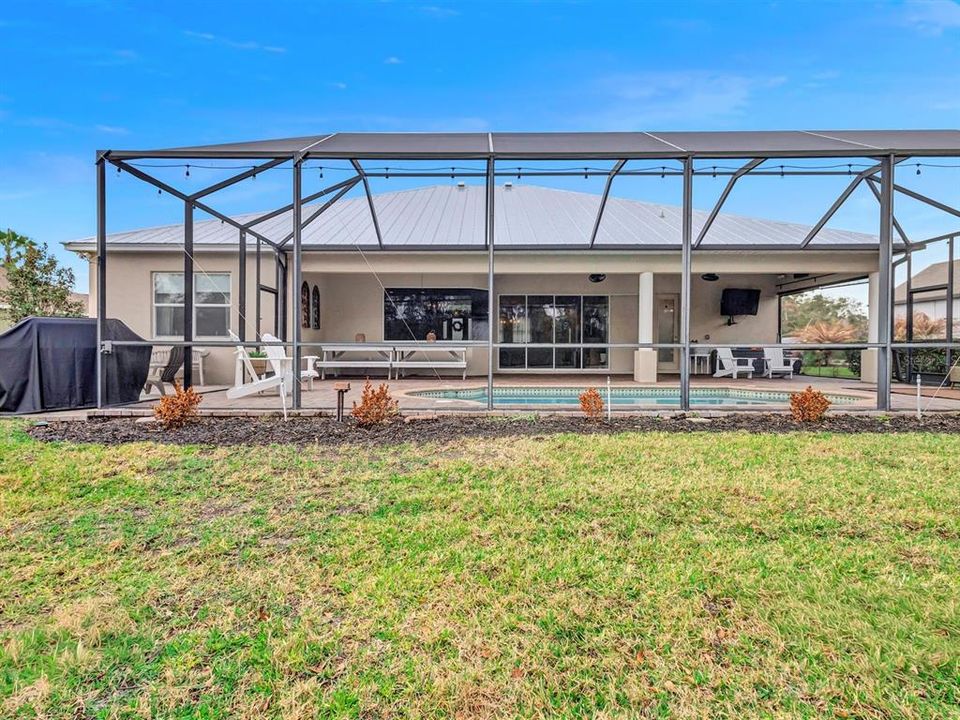 For Sale: $800,000 (3 beds, 3 baths, 2581 Square Feet)