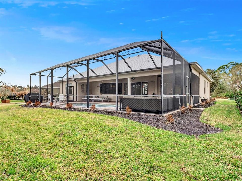 For Sale: $800,000 (3 beds, 3 baths, 2581 Square Feet)