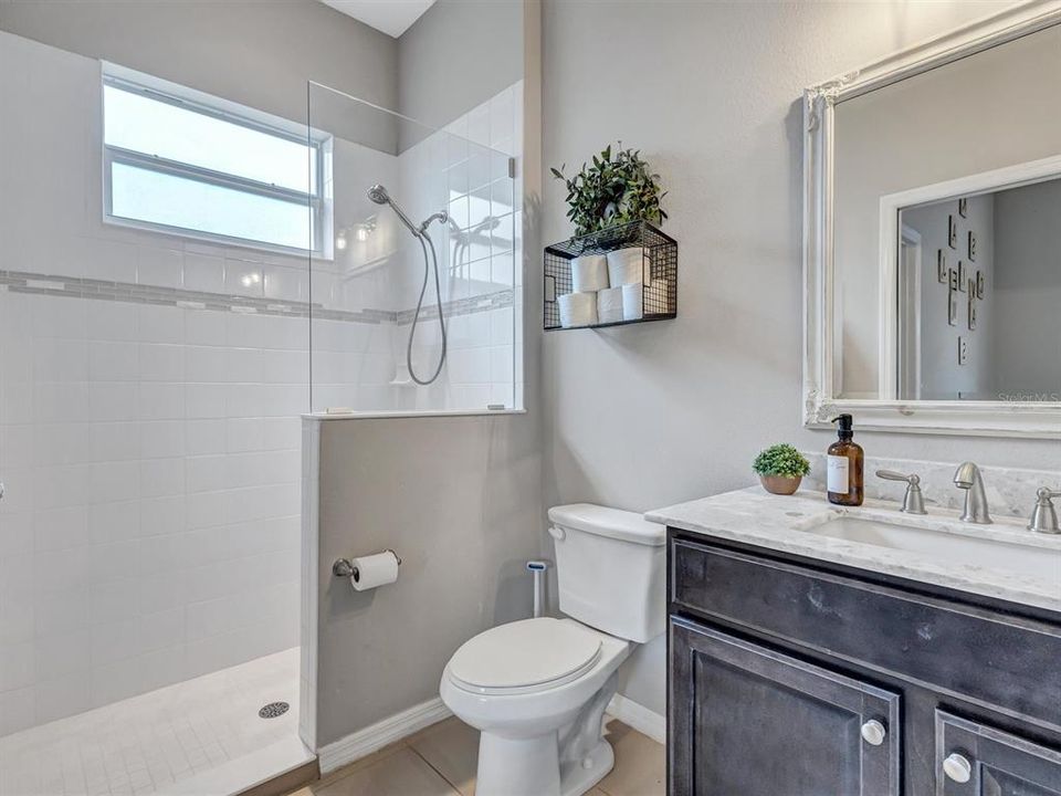 For Sale: $800,000 (3 beds, 3 baths, 2581 Square Feet)