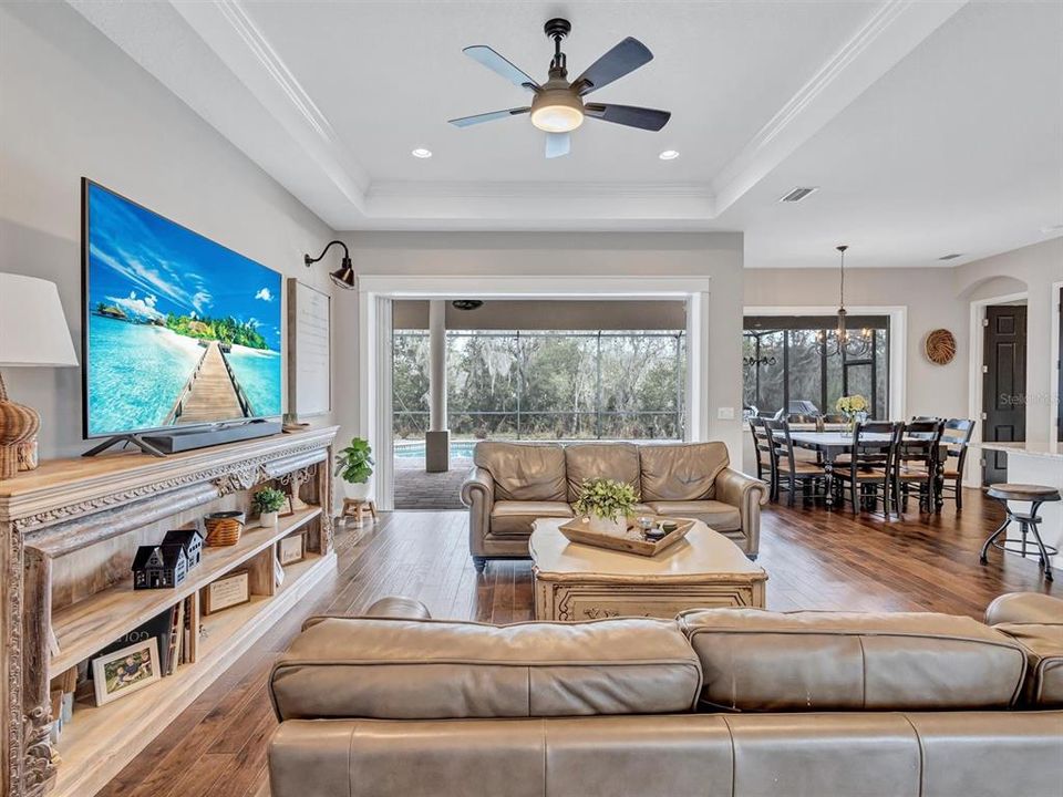 For Sale: $800,000 (3 beds, 3 baths, 2581 Square Feet)