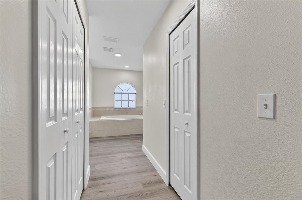 En Venta: $520,000 (4 camas, 2 baños, 2790 Pies cuadrados)