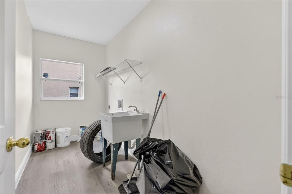 En Venta: $520,000 (4 camas, 2 baños, 2790 Pies cuadrados)