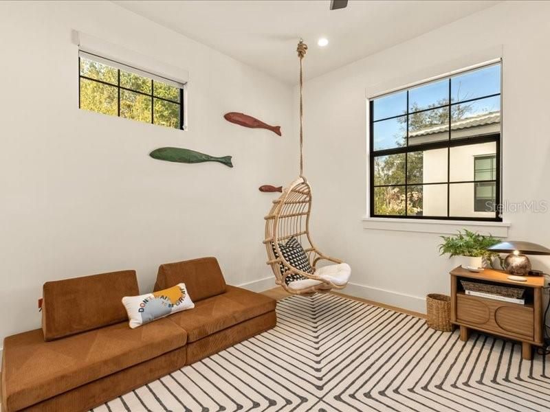 Activo con contrato: $899,000 (3 camas, 2 baños, 1884 Pies cuadrados)