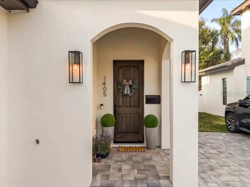 Activo con contrato: $899,000 (3 camas, 2 baños, 1884 Pies cuadrados)