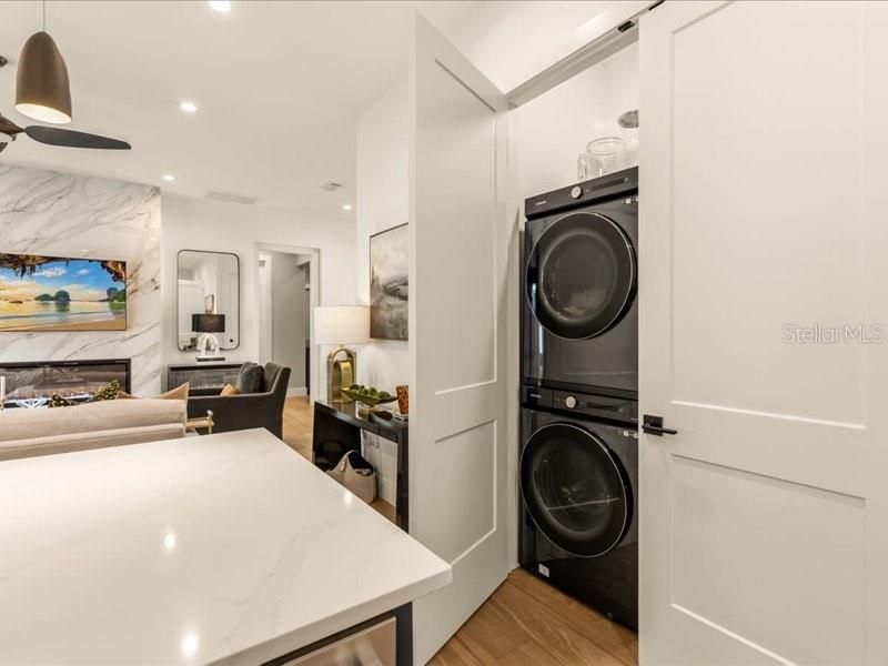 Activo con contrato: $899,000 (3 camas, 2 baños, 1884 Pies cuadrados)