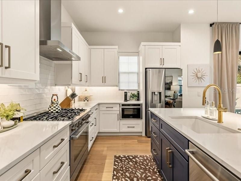 Activo con contrato: $899,000 (3 camas, 2 baños, 1884 Pies cuadrados)