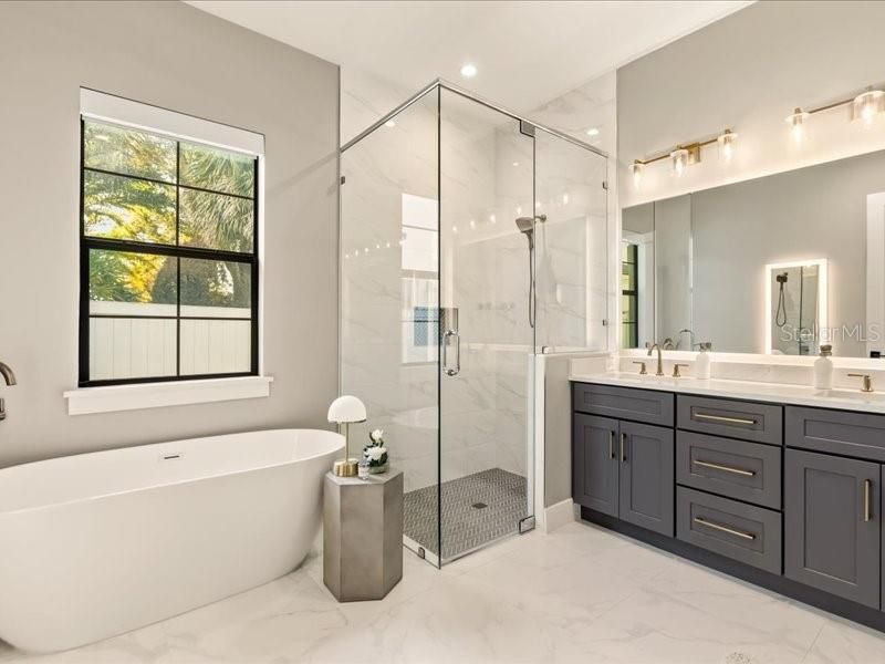 Activo con contrato: $899,000 (3 camas, 2 baños, 1884 Pies cuadrados)