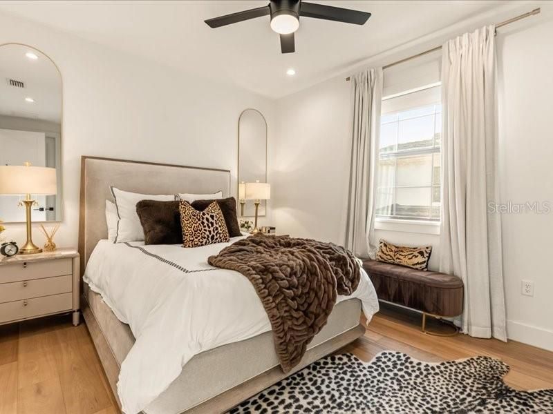 Activo con contrato: $899,000 (3 camas, 2 baños, 1884 Pies cuadrados)