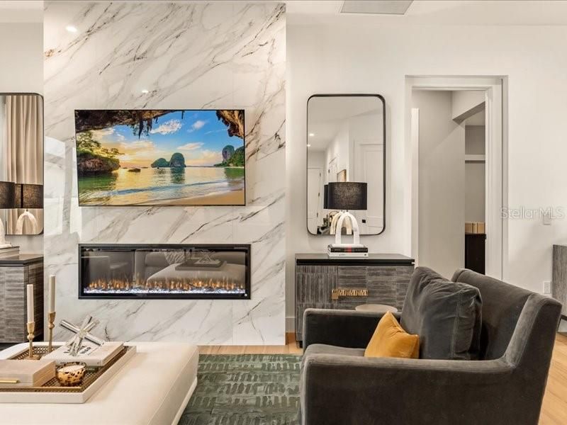 Activo con contrato: $899,000 (3 camas, 2 baños, 1884 Pies cuadrados)