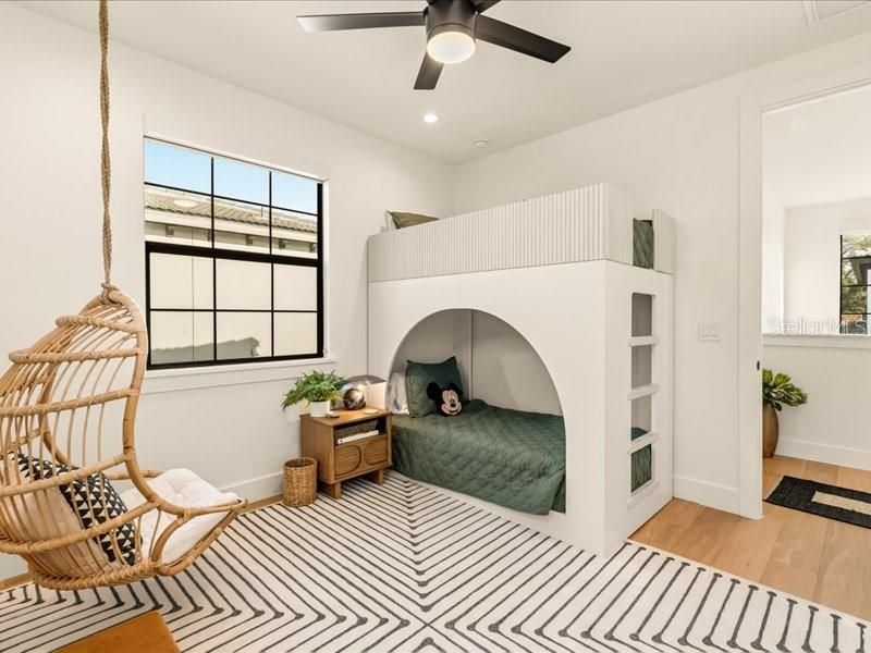Activo con contrato: $899,000 (3 camas, 2 baños, 1884 Pies cuadrados)