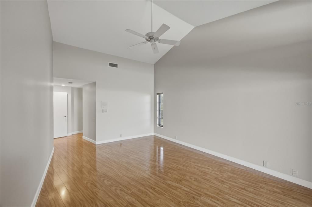 For Sale: $1,599,000 (4 beds, 2 baths, 2913 Square Feet)