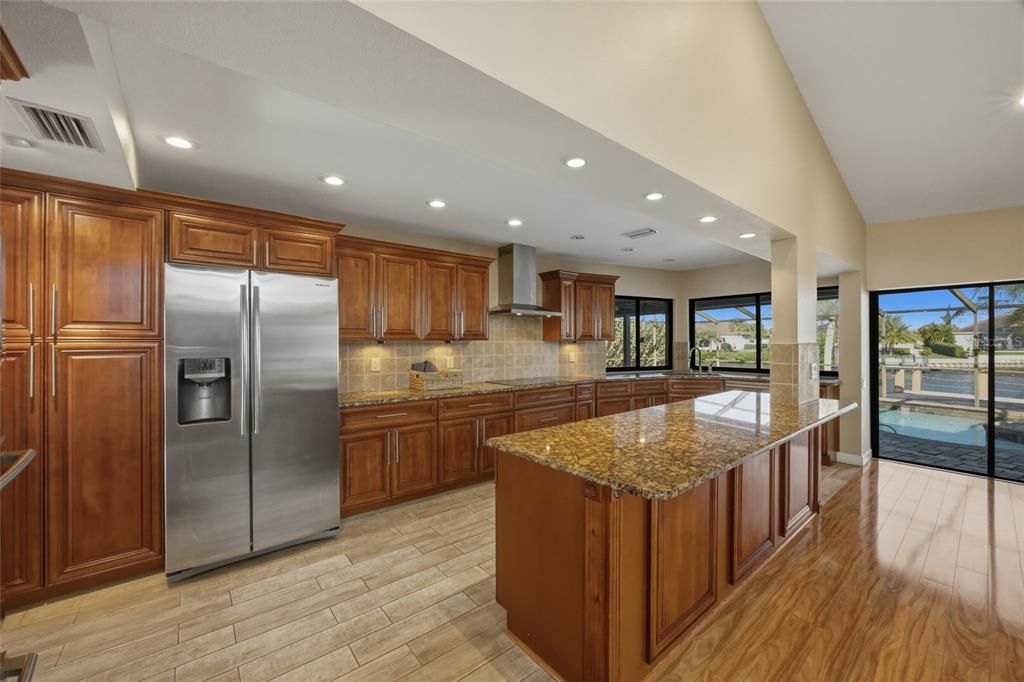 For Sale: $1,599,000 (4 beds, 2 baths, 2913 Square Feet)