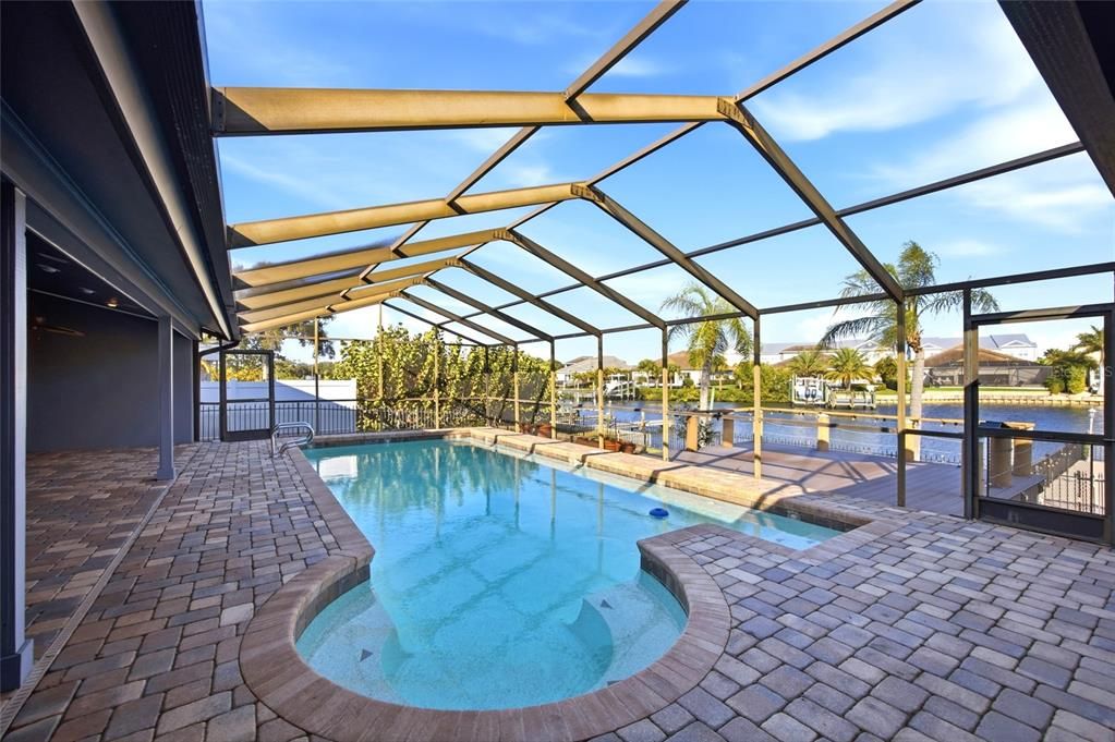 For Sale: $1,599,000 (4 beds, 2 baths, 2913 Square Feet)