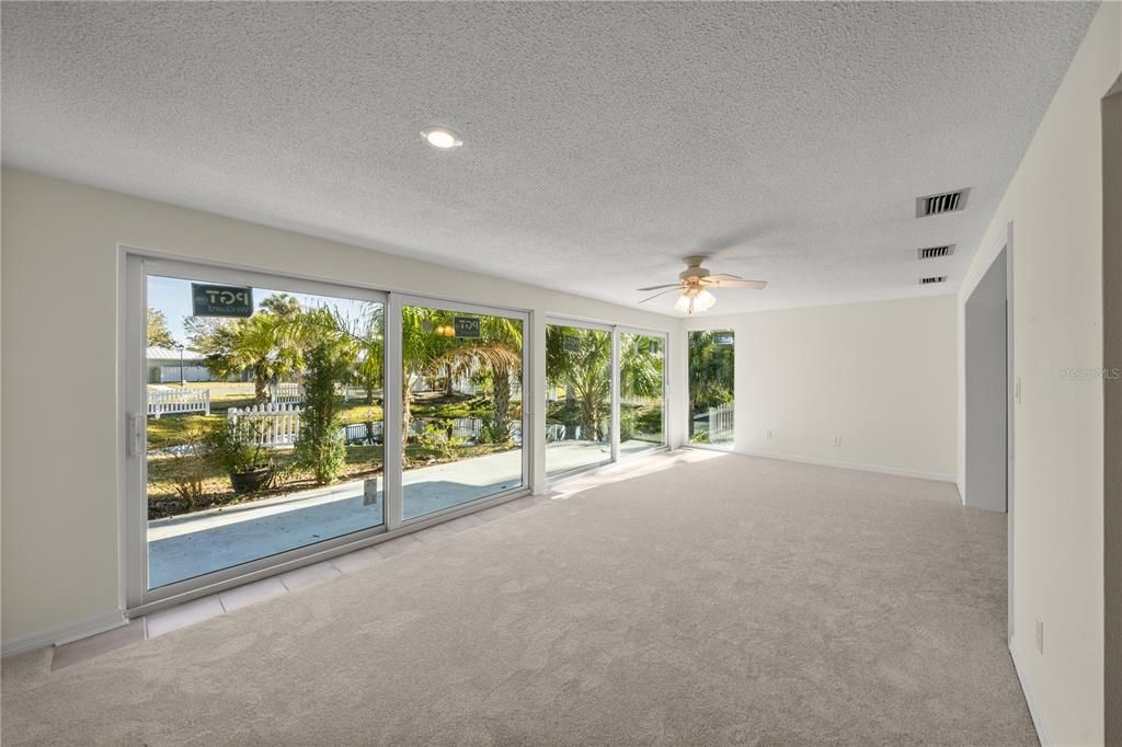 En Venta: $199,999 (2 camas, 2 baños, 1296 Pies cuadrados)