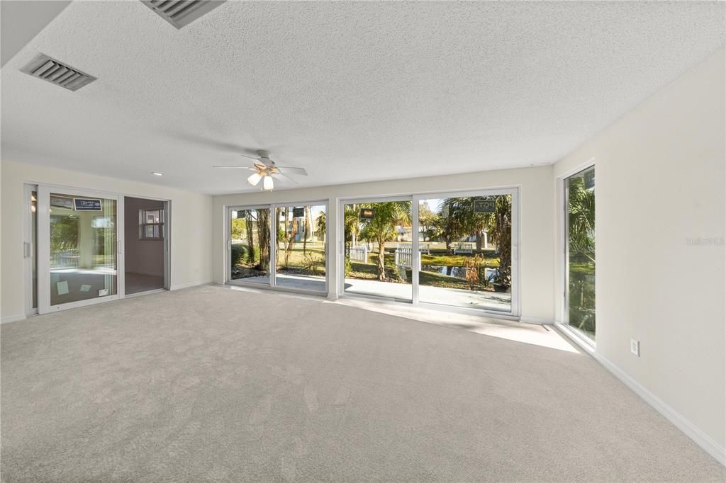 En Venta: $199,999 (2 camas, 2 baños, 1296 Pies cuadrados)