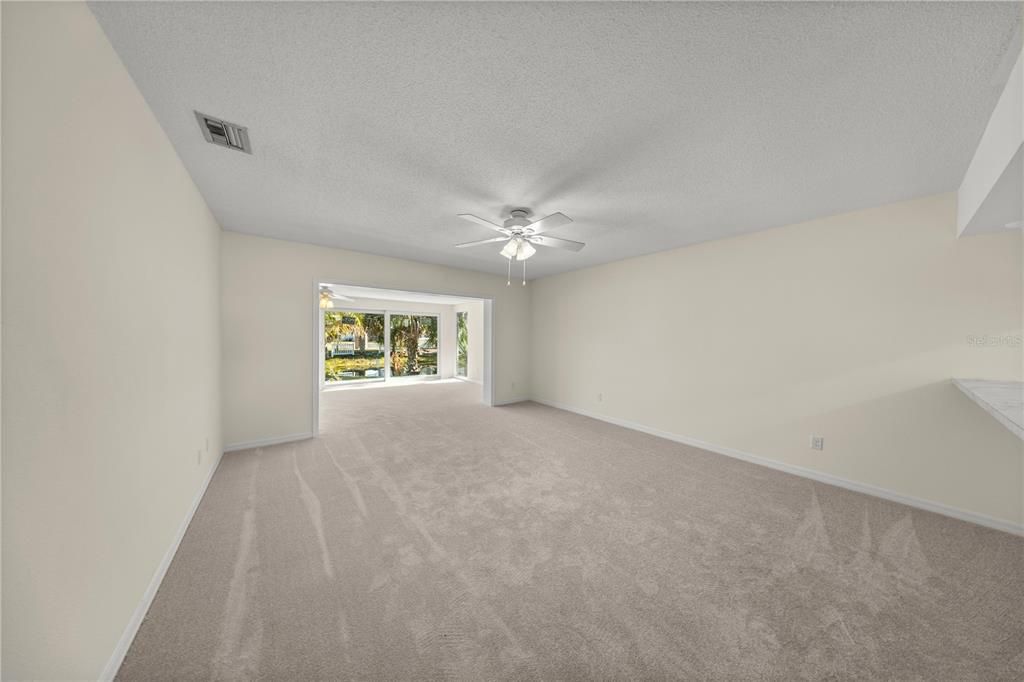 En Venta: $199,999 (2 camas, 2 baños, 1296 Pies cuadrados)